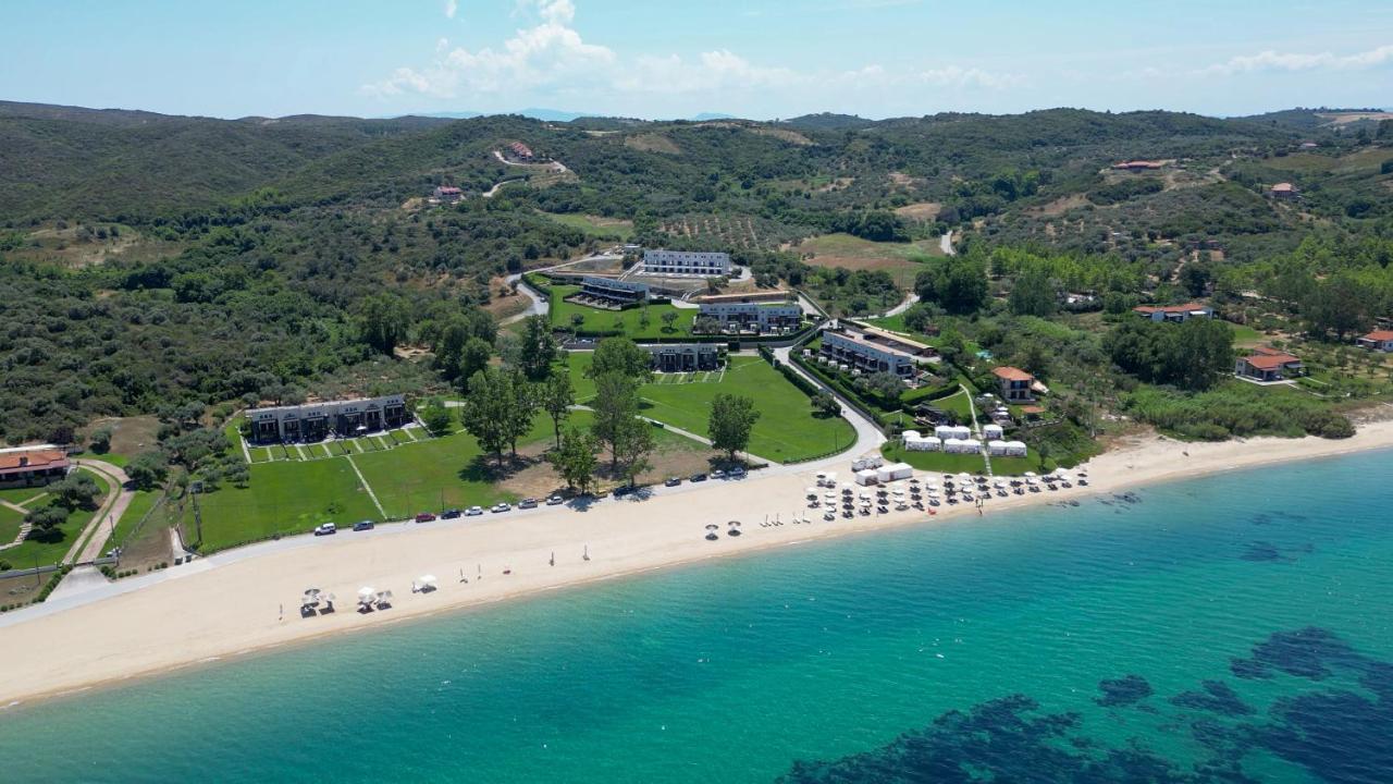 Heaven Luxury Villa Nea Roda Exterior photo