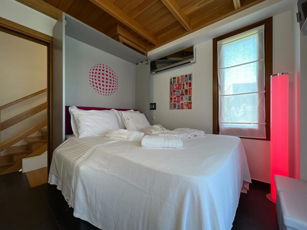 Heaven Luxury Villa Nea Roda Exterior photo