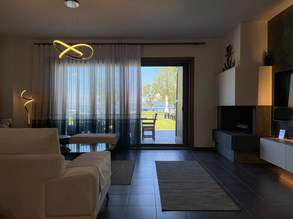 Heaven Luxury Villa Nea Roda Exterior photo